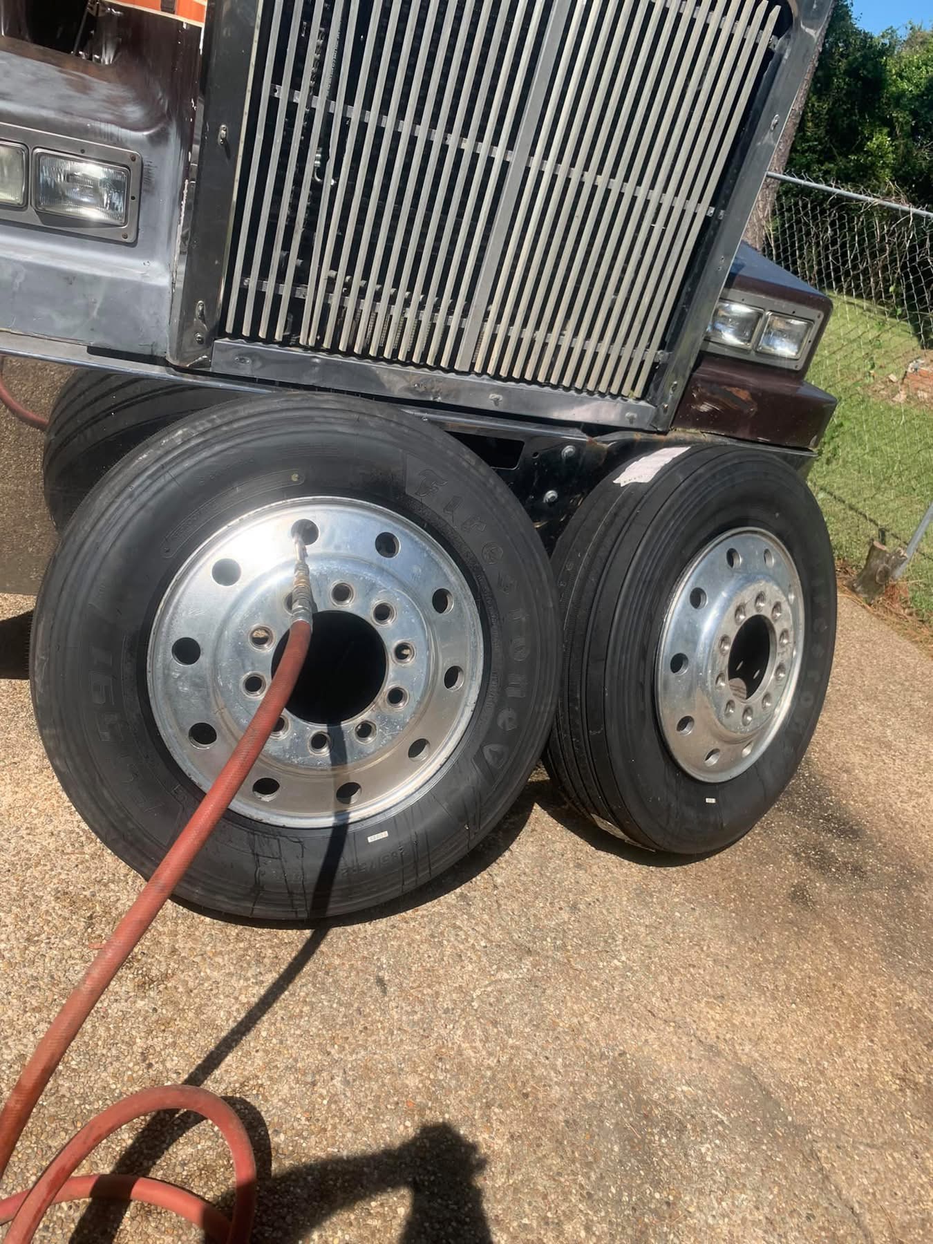 R & R Shuttle And Towing Services (15)