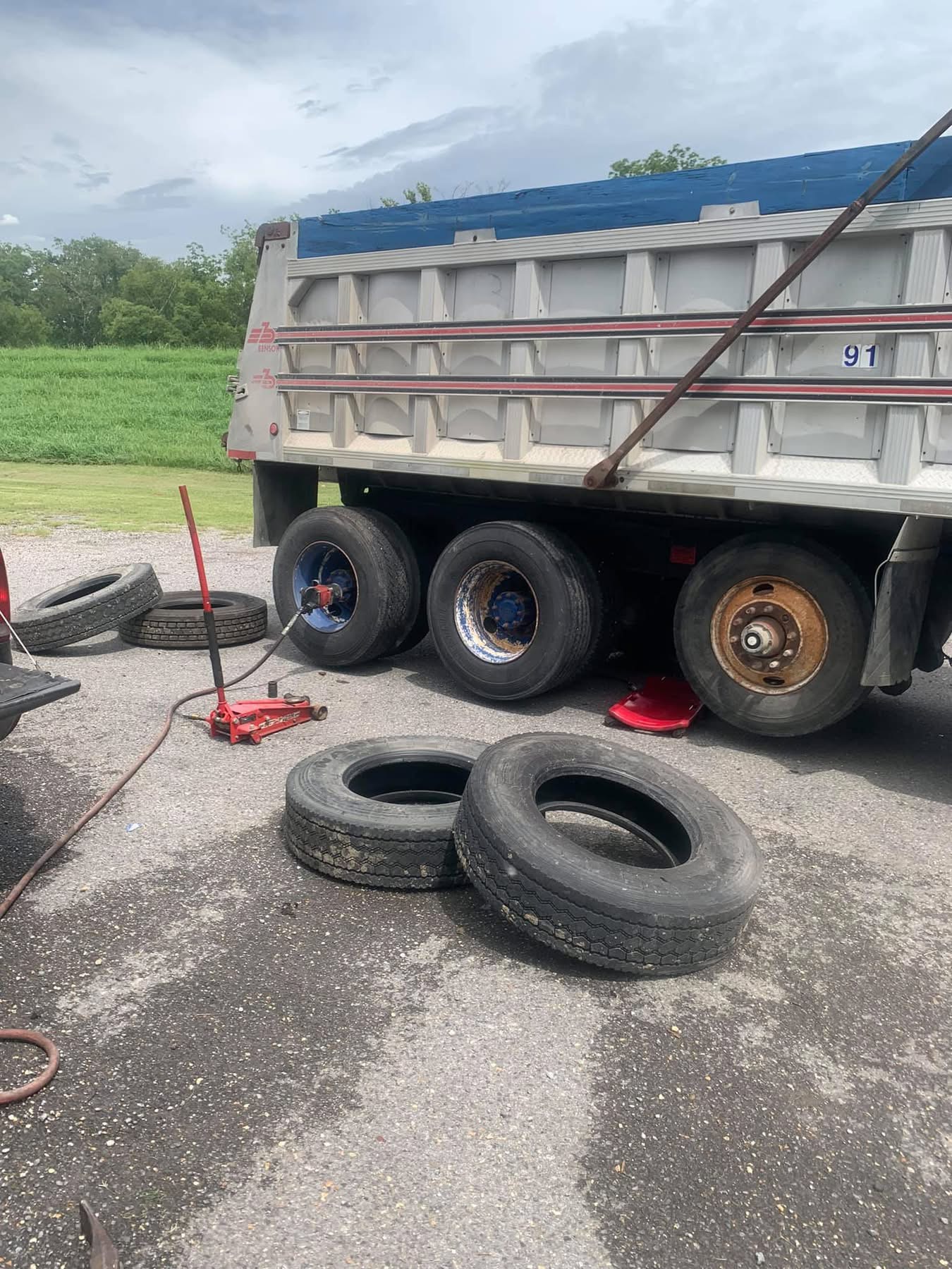 R & R Shuttle And Towing Services (8)