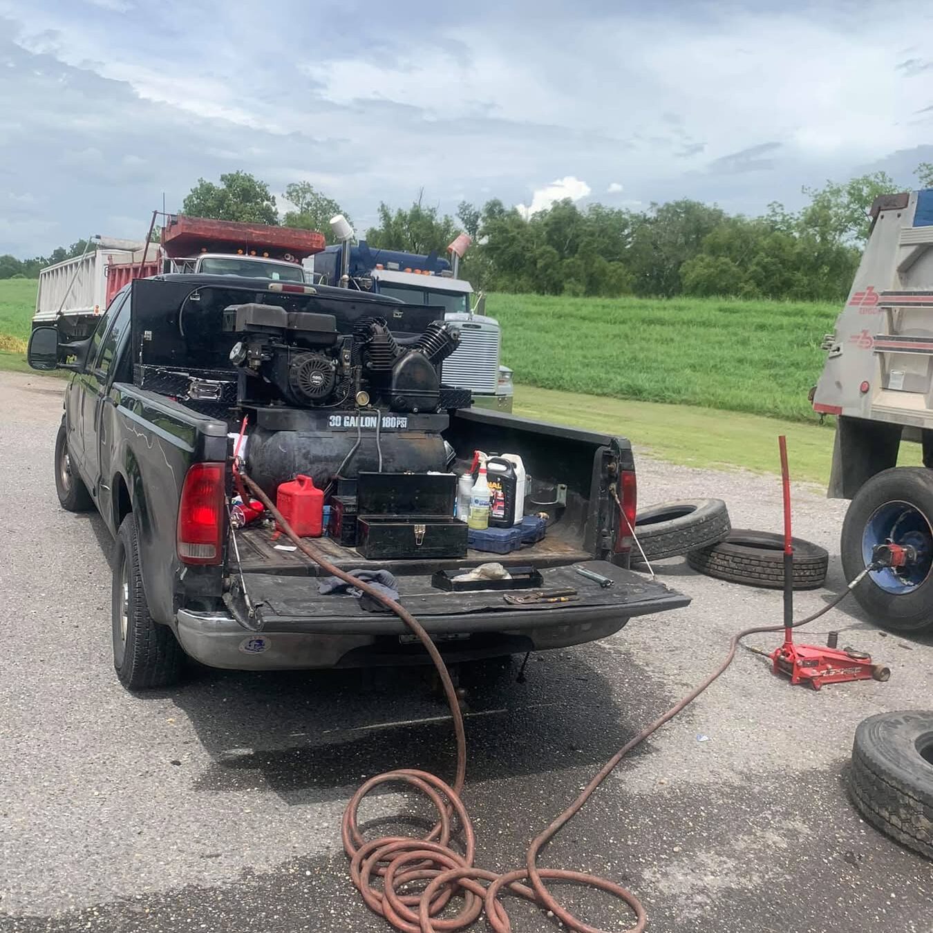 R & R Shuttle And Towing Services (10)
